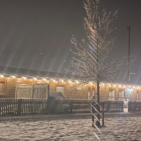 Fairview Farm Holiday Accommodation 14 Luxury Lodges, Cabins, Dog Friendly, Suitable For Couples, Families And Groups, Wedding Guests , Corporate Events, Sleeps 2-65 Guests In Ravenshead, Nottingham Near Sherwood Forest, Set In 88 Acres Dış mekan fotoğraf