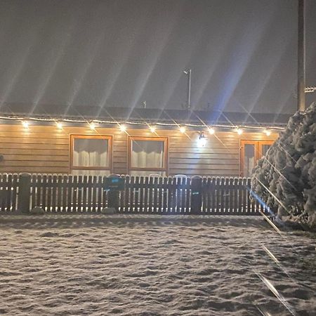 Fairview Farm Holiday Accommodation 14 Luxury Lodges, Cabins, Dog Friendly, Suitable For Couples, Families And Groups, Wedding Guests , Corporate Events, Sleeps 2-65 Guests In Ravenshead, Nottingham Near Sherwood Forest, Set In 88 Acres Dış mekan fotoğraf