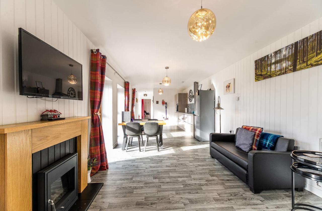 Fairview Farm Holiday Accommodation 14 Luxury Lodges, Cabins, Dog Friendly, Suitable For Couples, Families And Groups, Wedding Guests , Corporate Events, Sleeps 2-65 Guests In Ravenshead, Nottingham Near Sherwood Forest, Set In 88 Acres Dış mekan fotoğraf