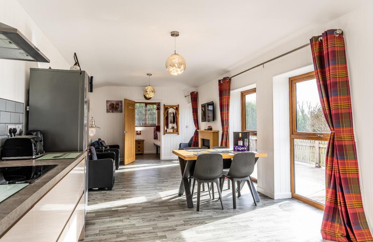 Fairview Farm Holiday Accommodation 14 Luxury Lodges, Cabins, Dog Friendly, Suitable For Couples, Families And Groups, Wedding Guests , Corporate Events, Sleeps 2-65 Guests In Ravenshead, Nottingham Near Sherwood Forest, Set In 88 Acres Dış mekan fotoğraf
