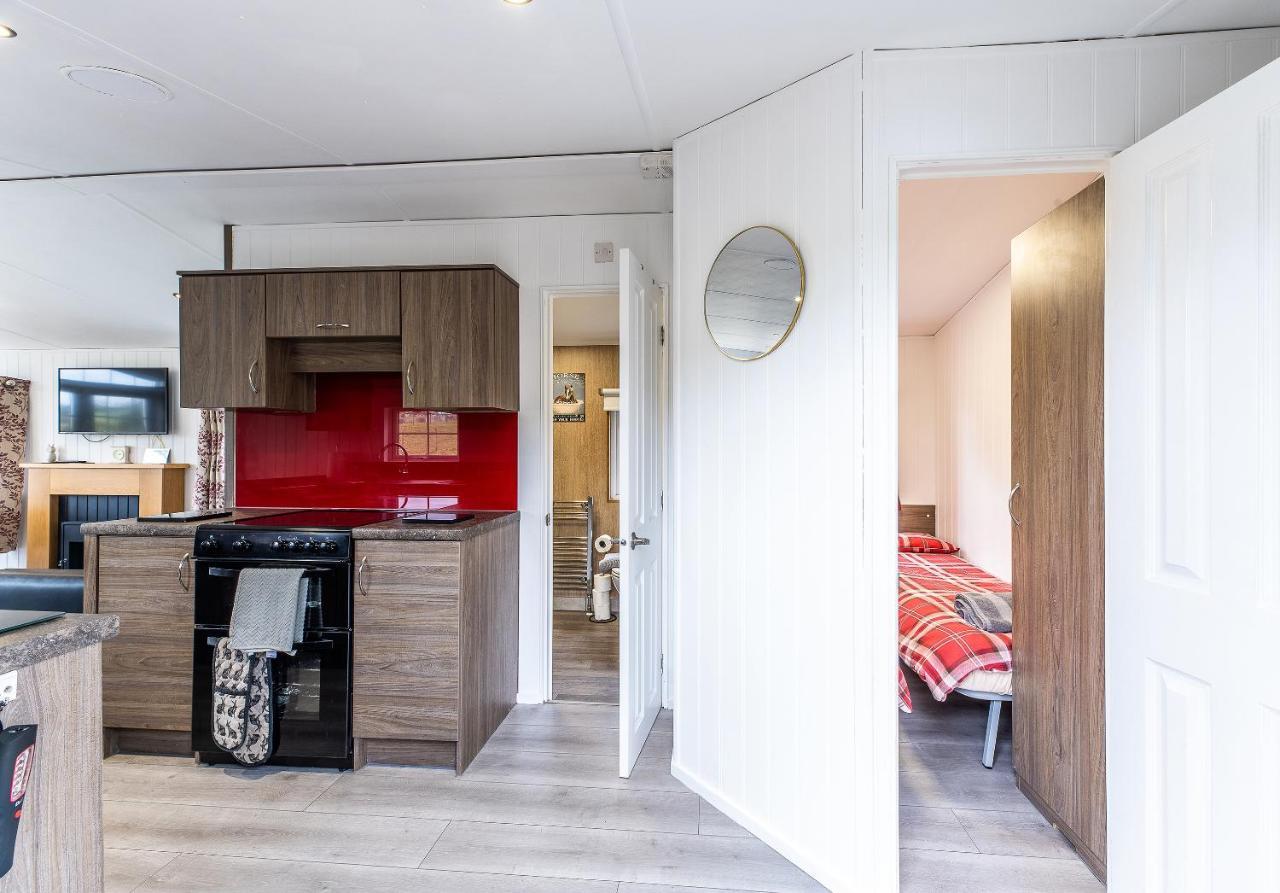 Fairview Farm Holiday Accommodation 14 Luxury Lodges, Cabins, Dog Friendly, Suitable For Couples, Families And Groups, Wedding Guests , Corporate Events, Sleeps 2-65 Guests In Ravenshead, Nottingham Near Sherwood Forest, Set In 88 Acres Dış mekan fotoğraf