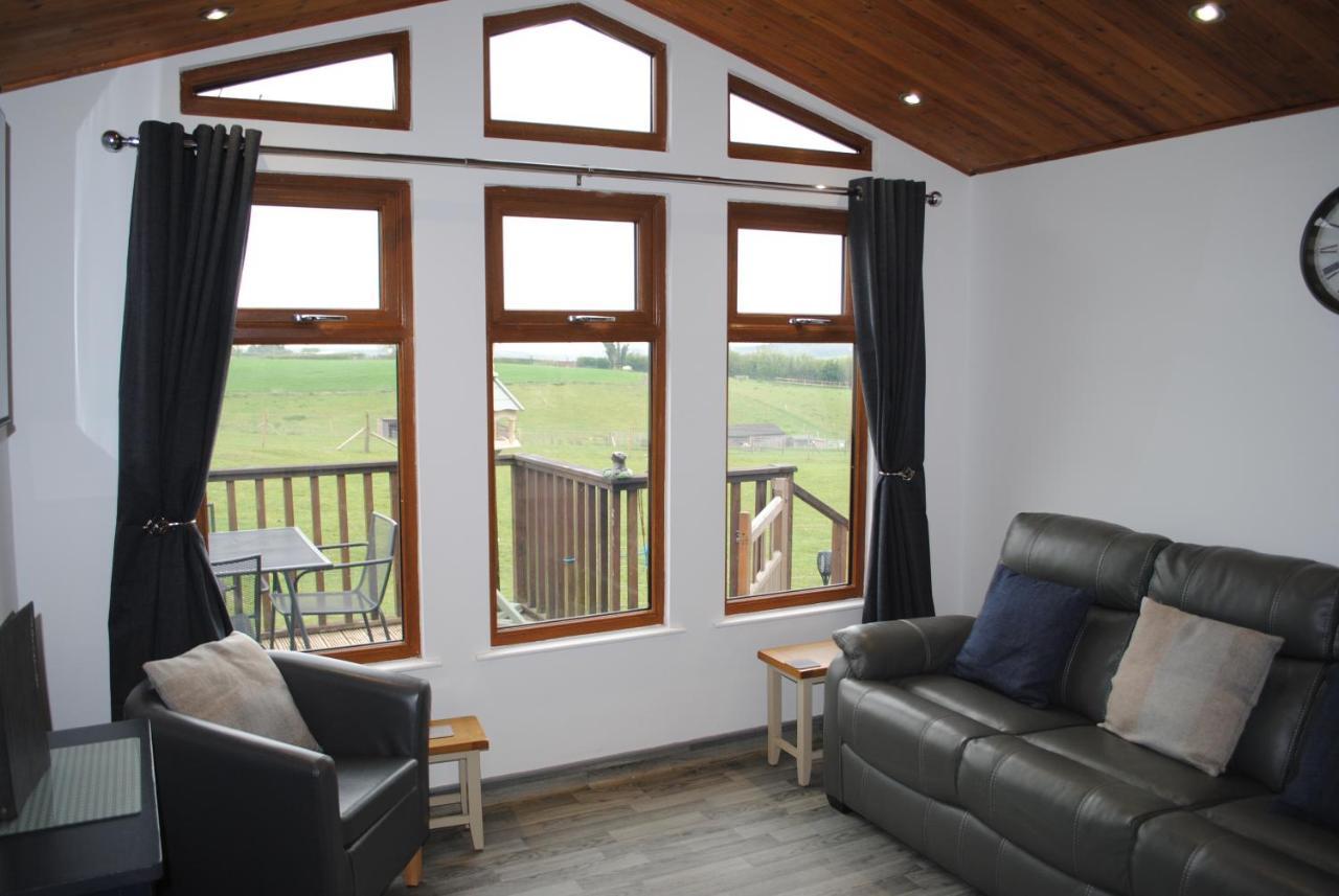 Fairview Farm Holiday Accommodation 14 Luxury Lodges, Cabins, Dog Friendly, Suitable For Couples, Families And Groups, Wedding Guests , Corporate Events, Sleeps 2-65 Guests In Ravenshead, Nottingham Near Sherwood Forest, Set In 88 Acres Dış mekan fotoğraf