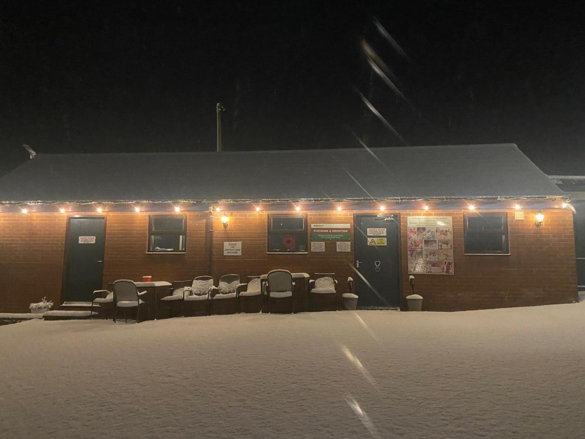 Fairview Farm Holiday Accommodation 14 Luxury Lodges, Cabins, Dog Friendly, Suitable For Couples, Families And Groups, Wedding Guests , Corporate Events, Sleeps 2-65 Guests In Ravenshead, Nottingham Near Sherwood Forest, Set In 88 Acres Dış mekan fotoğraf