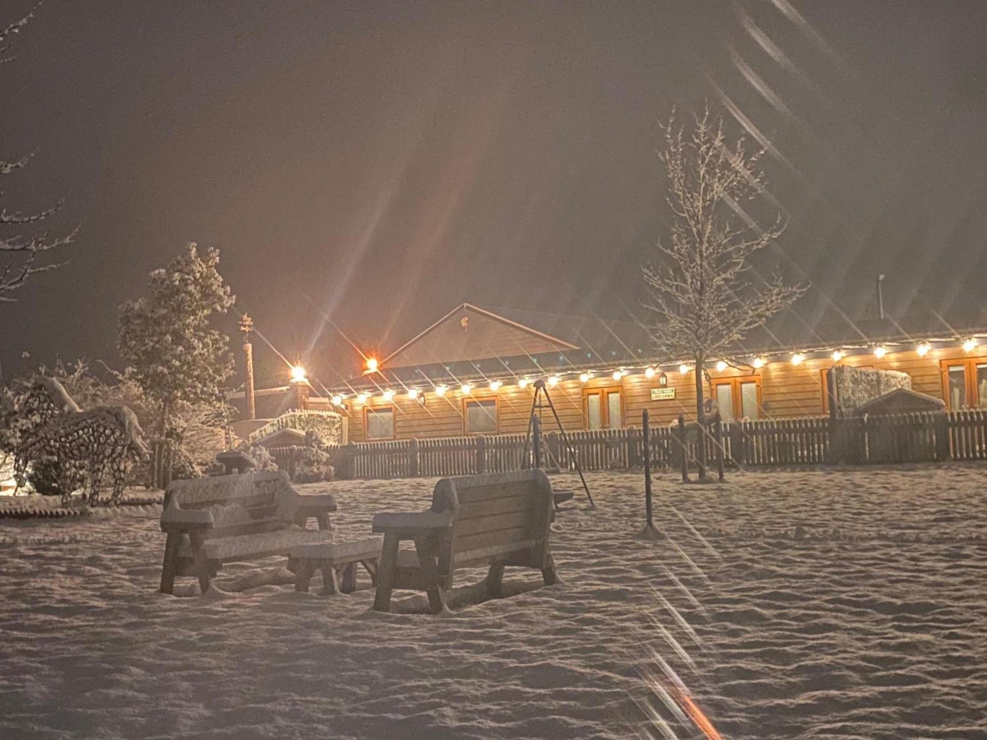 Fairview Farm Holiday Accommodation 14 Luxury Lodges, Cabins, Dog Friendly, Suitable For Couples, Families And Groups, Wedding Guests , Corporate Events, Sleeps 2-65 Guests In Ravenshead, Nottingham Near Sherwood Forest, Set In 88 Acres Dış mekan fotoğraf