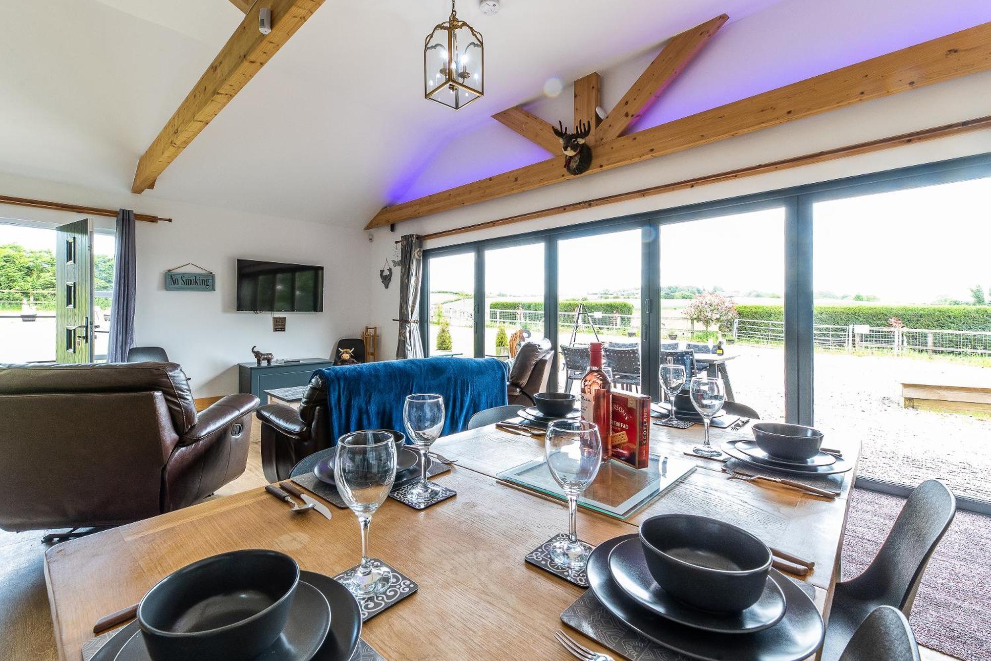 Fairview Farm Holiday Accommodation 14 Luxury Lodges, Cabins, Dog Friendly, Suitable For Couples, Families And Groups, Wedding Guests , Corporate Events, Sleeps 2-65 Guests In Ravenshead, Nottingham Near Sherwood Forest, Set In 88 Acres Dış mekan fotoğraf