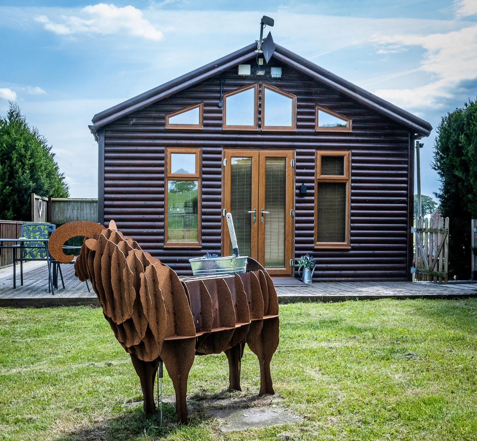 Fairview Farm Holiday Accommodation 14 Luxury Lodges, Cabins, Dog Friendly, Suitable For Couples, Families And Groups, Wedding Guests , Corporate Events, Sleeps 2-65 Guests In Ravenshead, Nottingham Near Sherwood Forest, Set In 88 Acres Dış mekan fotoğraf