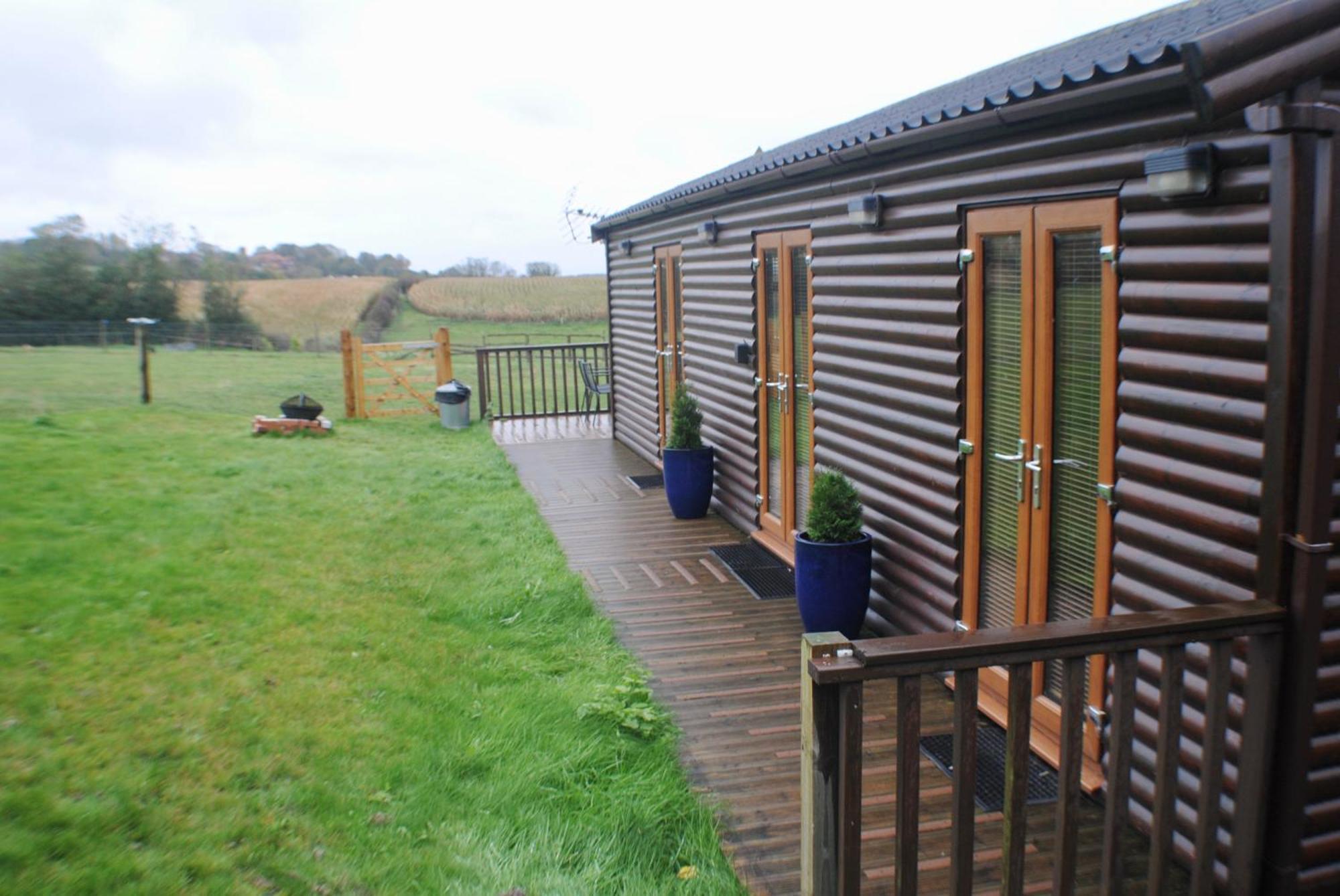 Fairview Farm Holiday Accommodation 14 Luxury Lodges, Cabins, Dog Friendly, Suitable For Couples, Families And Groups, Wedding Guests , Corporate Events, Sleeps 2-65 Guests In Ravenshead, Nottingham Near Sherwood Forest, Set In 88 Acres Oda fotoğraf